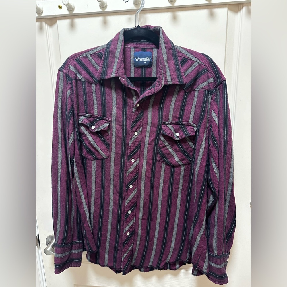 Wrangler pearl snap button down shirt